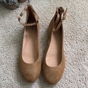 NEW Ana Brown Flats